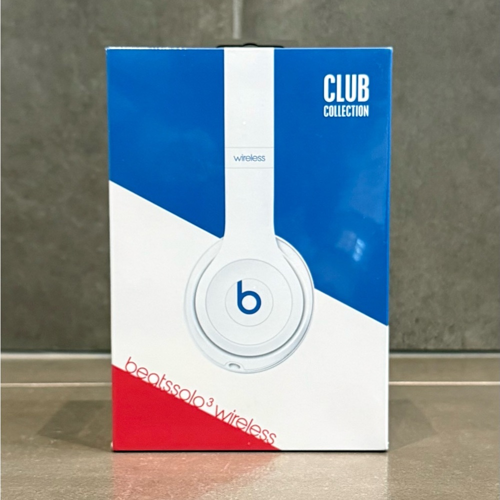 Beats Solo3 Wireless Headphones - Club Collection (W3F1)